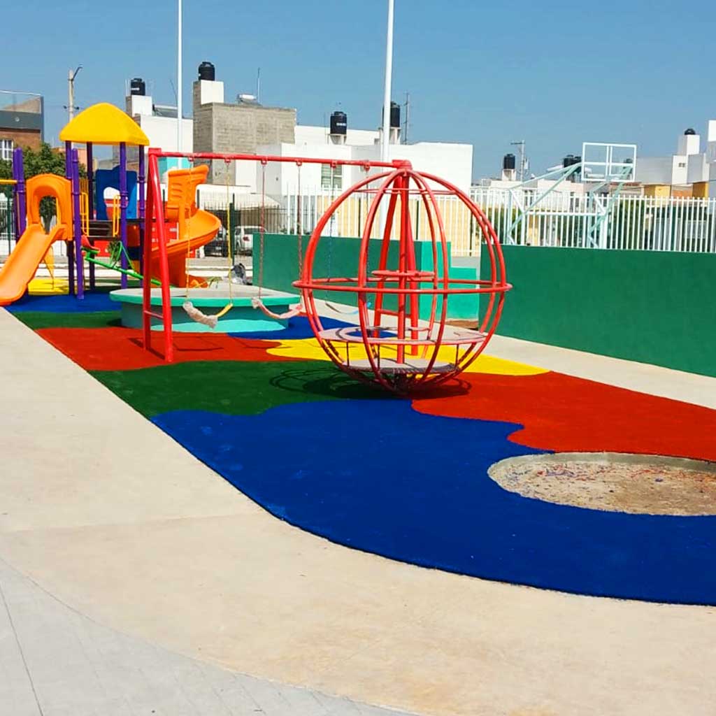 PARQUE-REAL-DEL-BOSQUE-AREA-DE-JUEGOS-PASTO-DE-COLORES