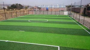cancha de futbol 7 con pasto sintetico